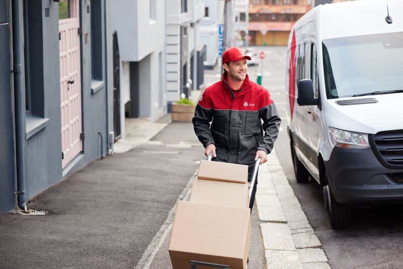 Delivery man with parcels