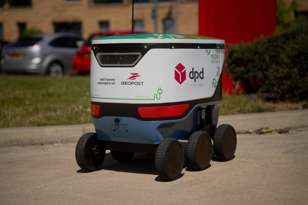 Autonomous delivery robot
